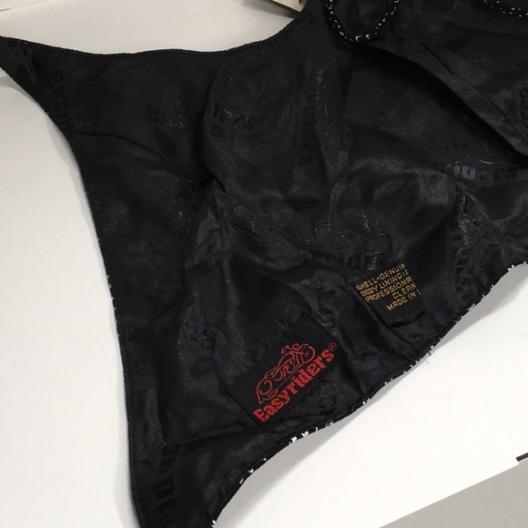 Chic Black and White halter bandanaTop. - Picture 5 of 7